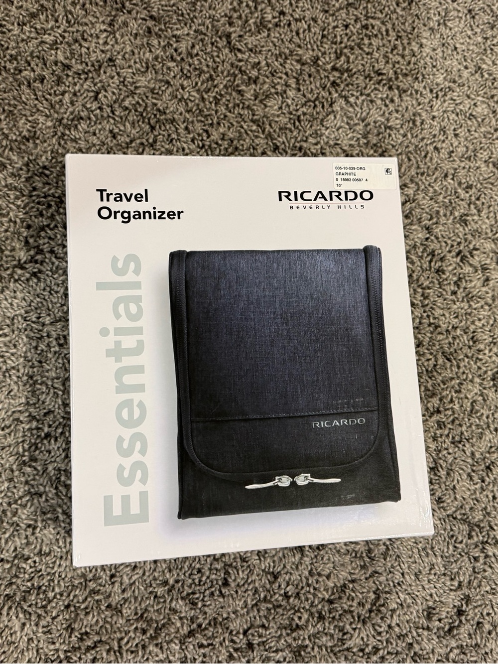 Ricardo Beverly Hills graphite hanging Travel Organizer